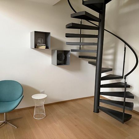 Voula Lofts Apartment เอเธนส์ ภายนอก รูปภาพ